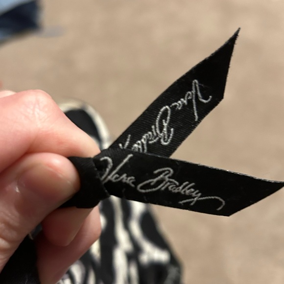 Bundle Vera Bradley black and white retired pattern backpack with lunch box - Picture 3 of 6